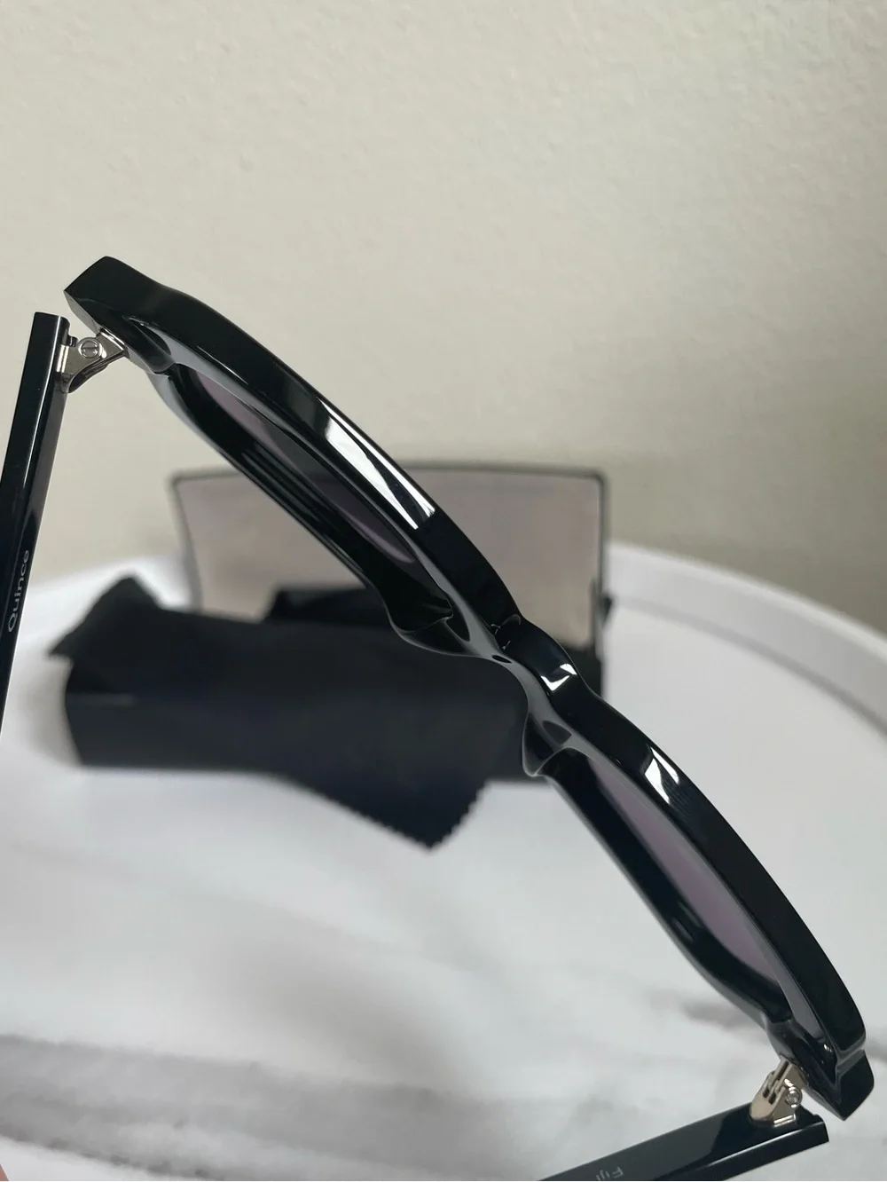 Quince Fiji Black Polarized Acetate Sunglasses Case and Cloth NWOT